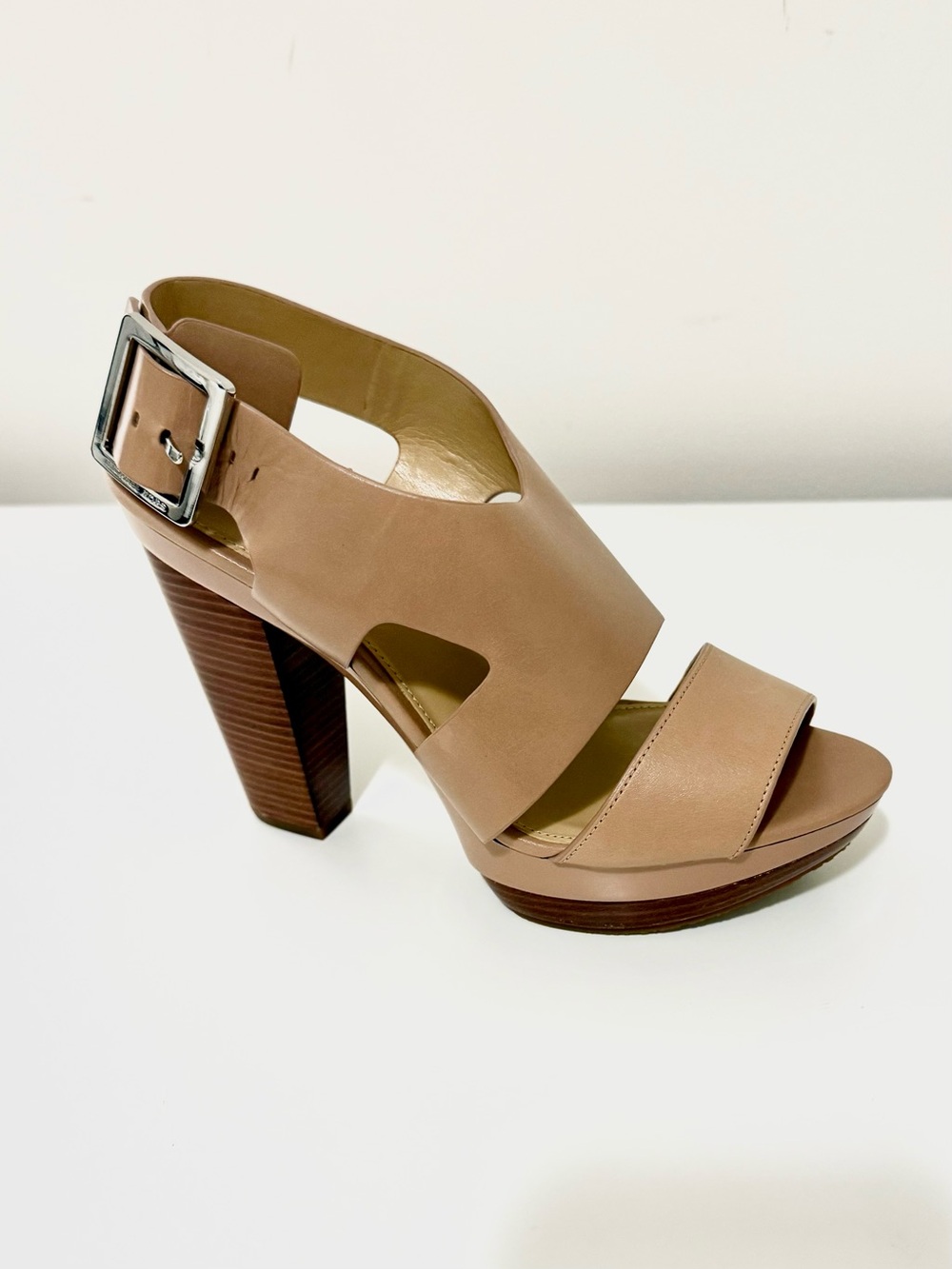NEW Michael Kors Carla Platform in Taupe size 7.5